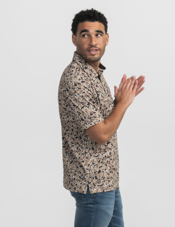Hunters Hideaway Printed Polo / Ember Brown - Image 4