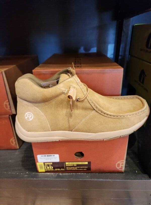 Men's Clearcut 2 Eyelet Casual Lace-Up Chukka Shoe Tan