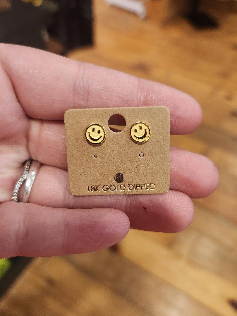 Smiley-Face-Stud-Earrings